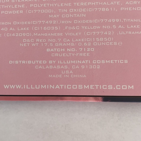 Illuminati X Isa Eyeshadow Palette - Picture 9 of 10